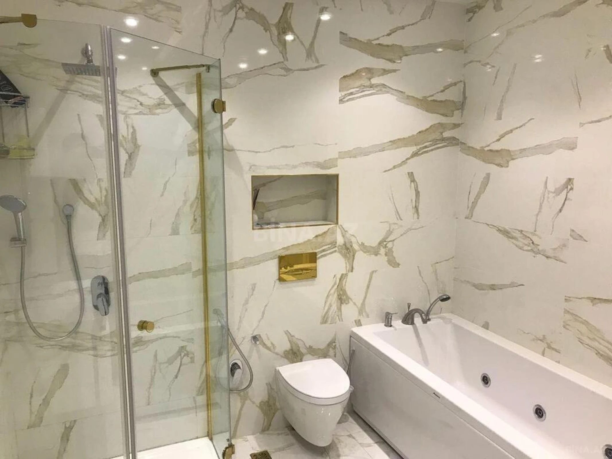 Kirayə verilir 3 otaqlı mənzil 215 m²