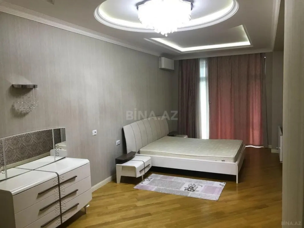 Kirayə verilir 3 otaqlı mənzil 215 m²