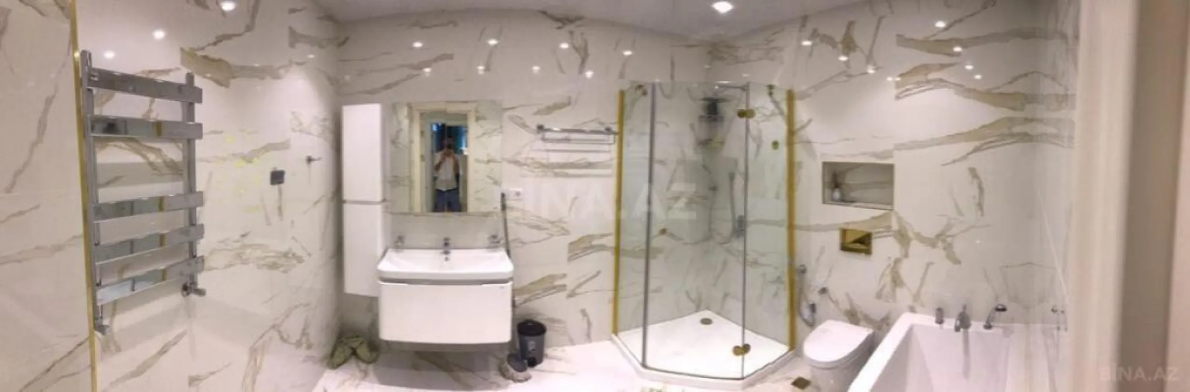 Kirayə verilir 3 otaqlı mənzil 215 m²