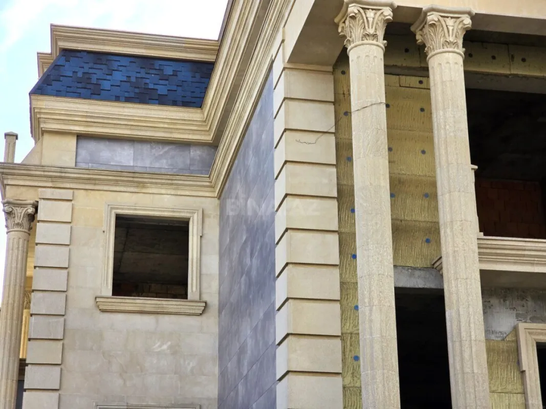 Satılır 7 otaqlı həyət evi 710 m²