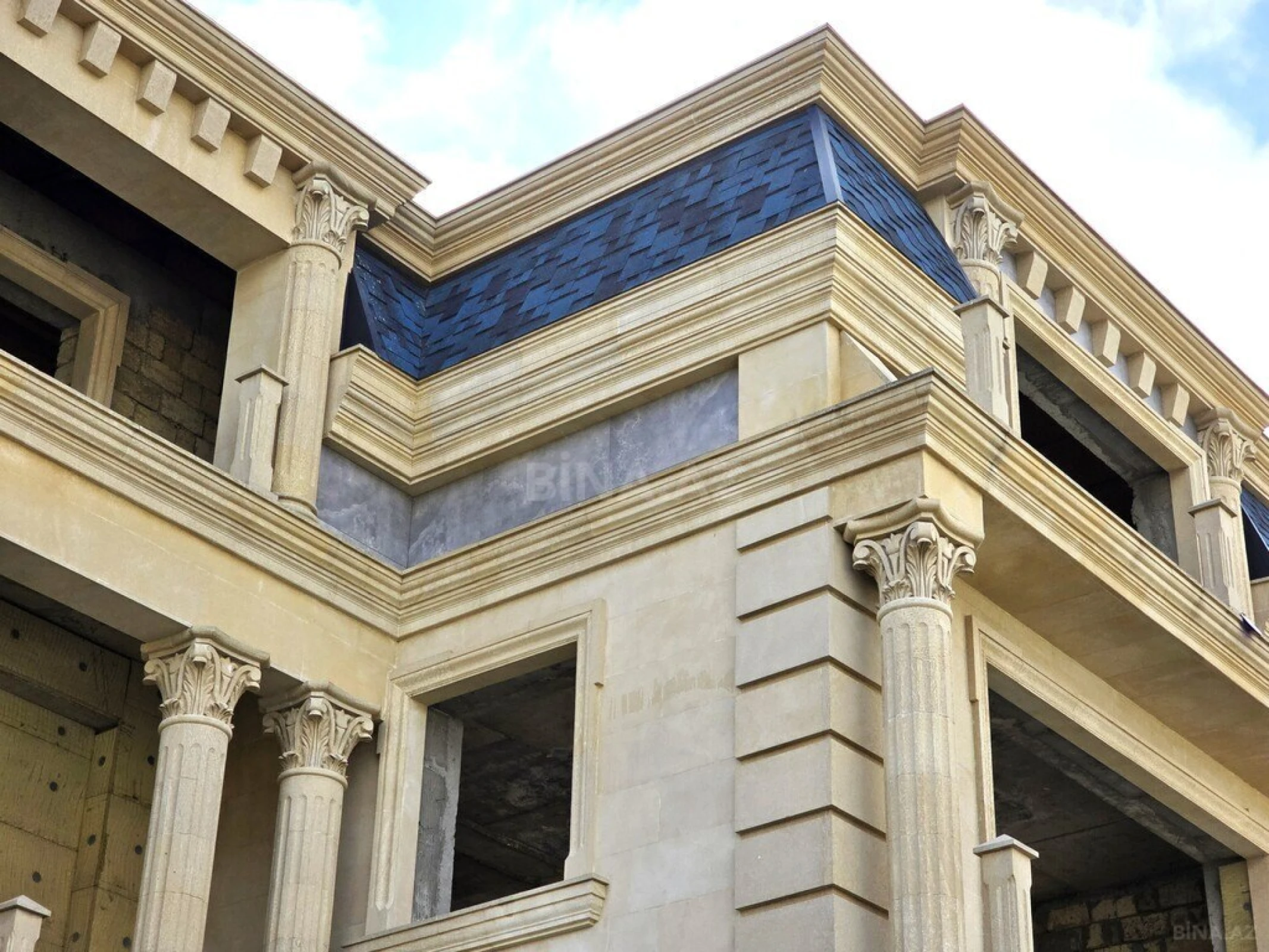 Satılır 7 otaqlı həyət evi 710 m²