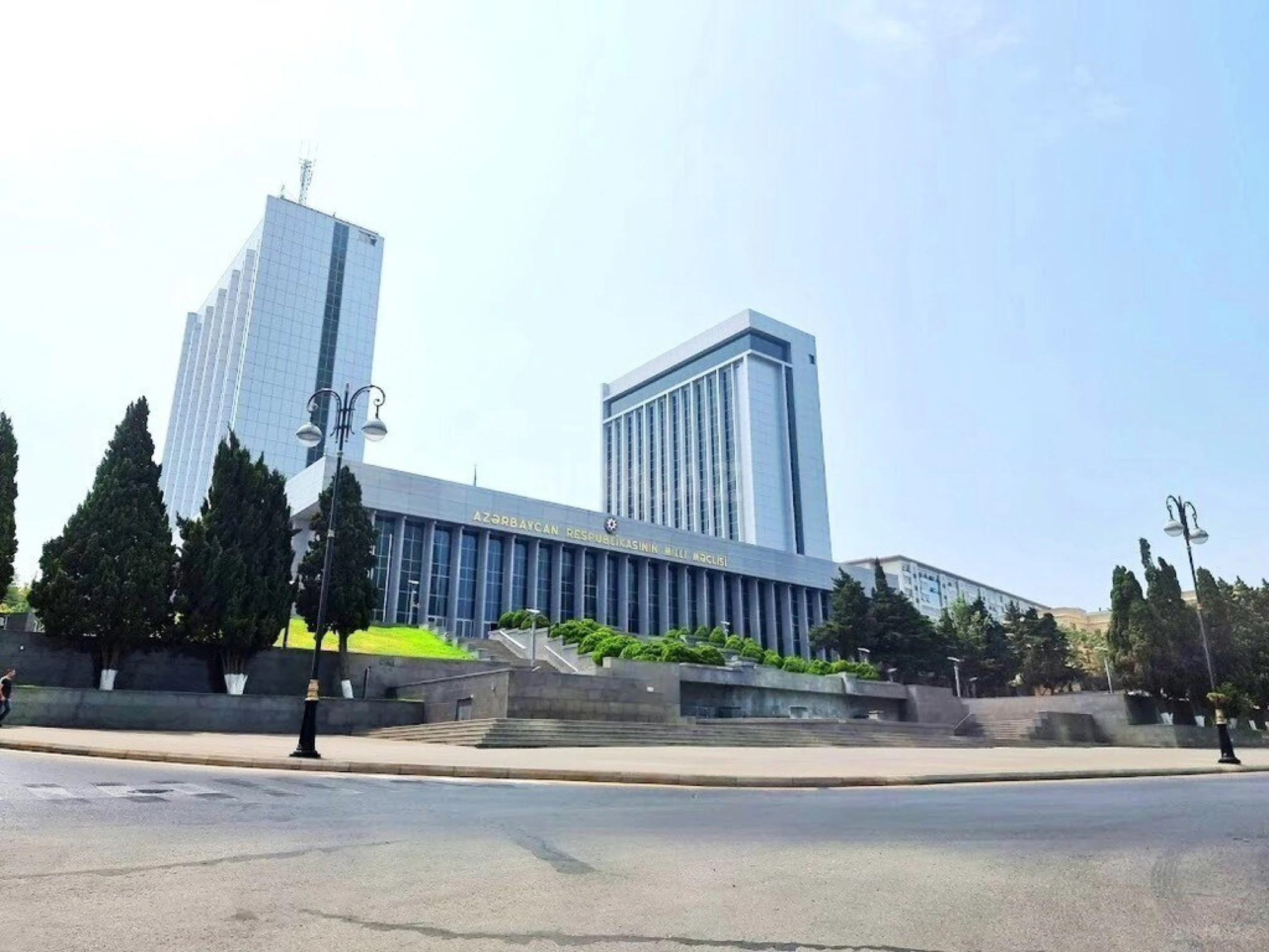 Satılır 7 otaqlı həyət evi 710 m²