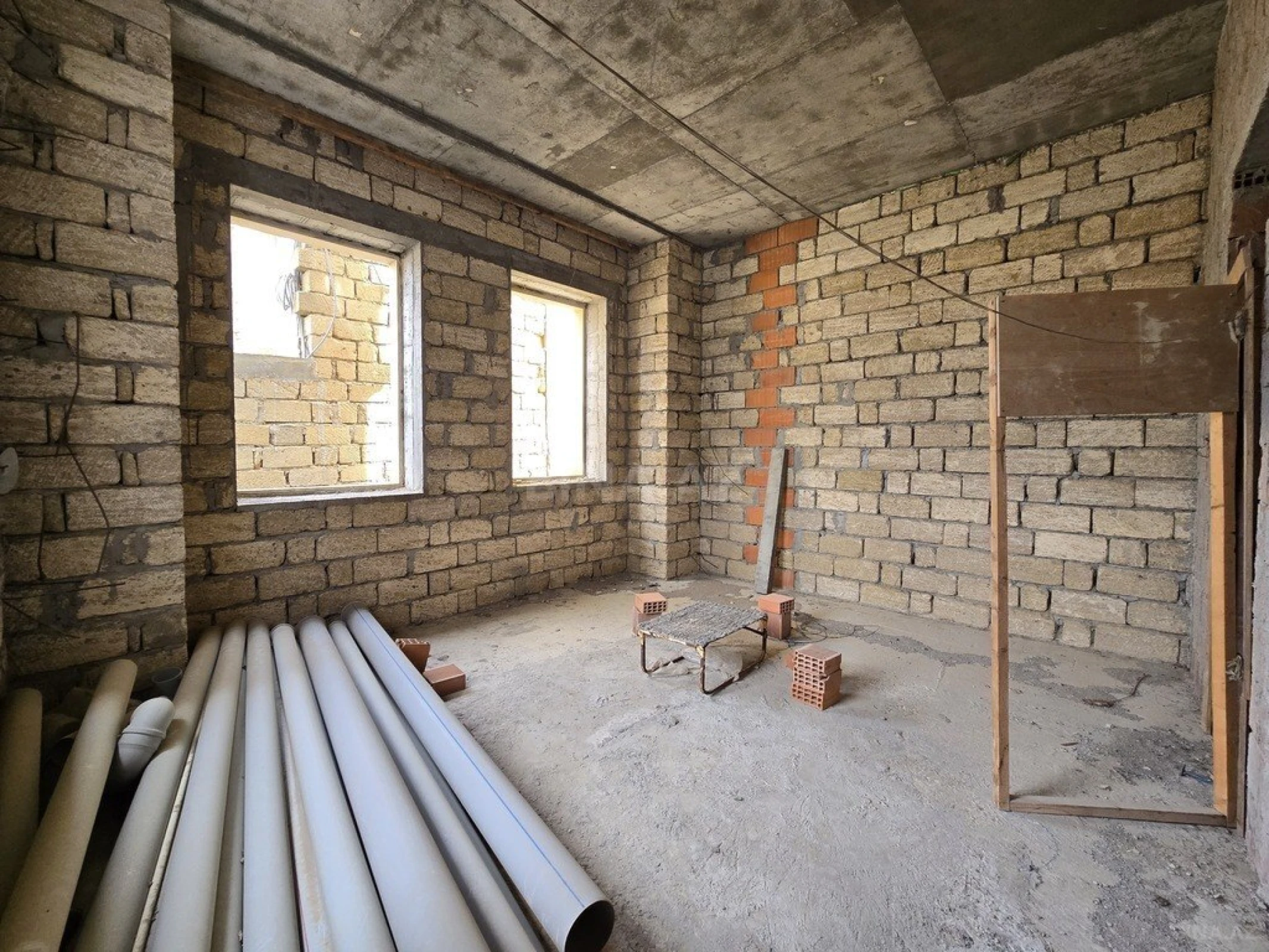 Satılır 7 otaqlı həyət evi 710 m²