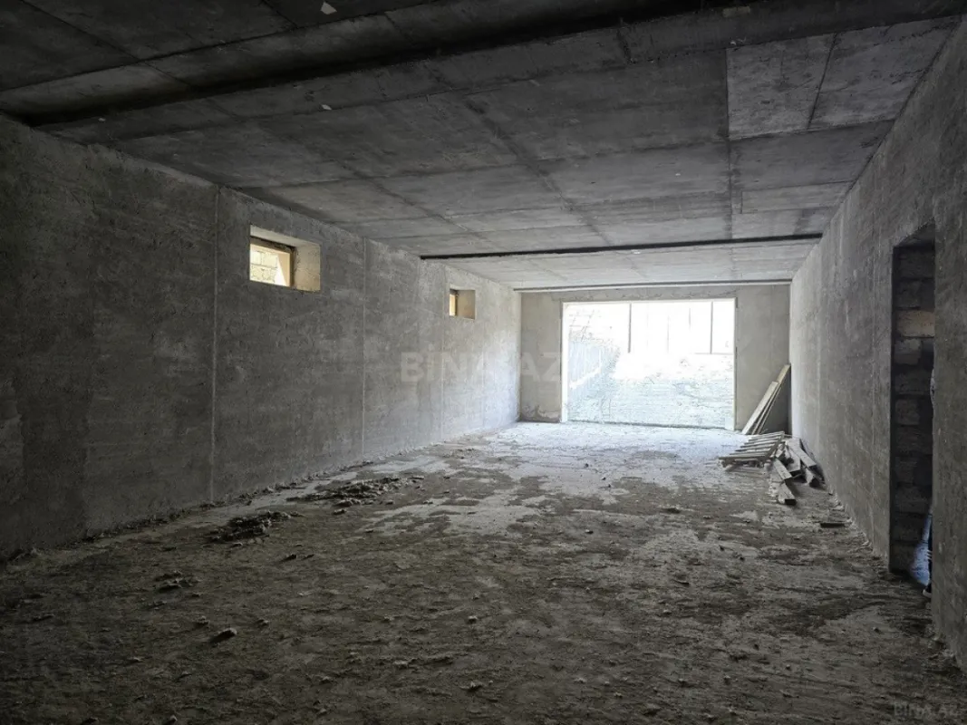 Satılır 7 otaqlı həyət evi 710 m²