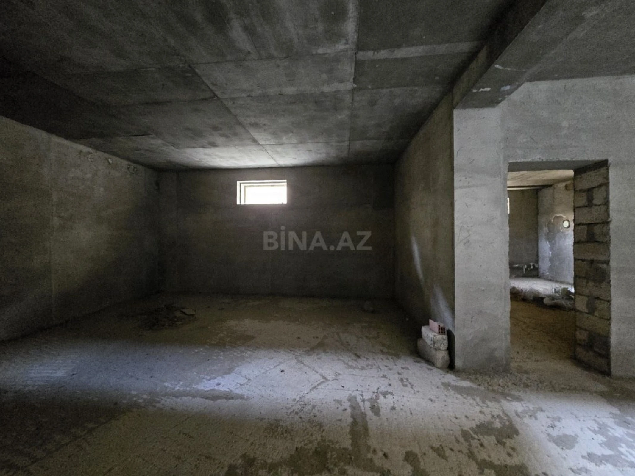 Satılır 7 otaqlı həyət evi 710 m²