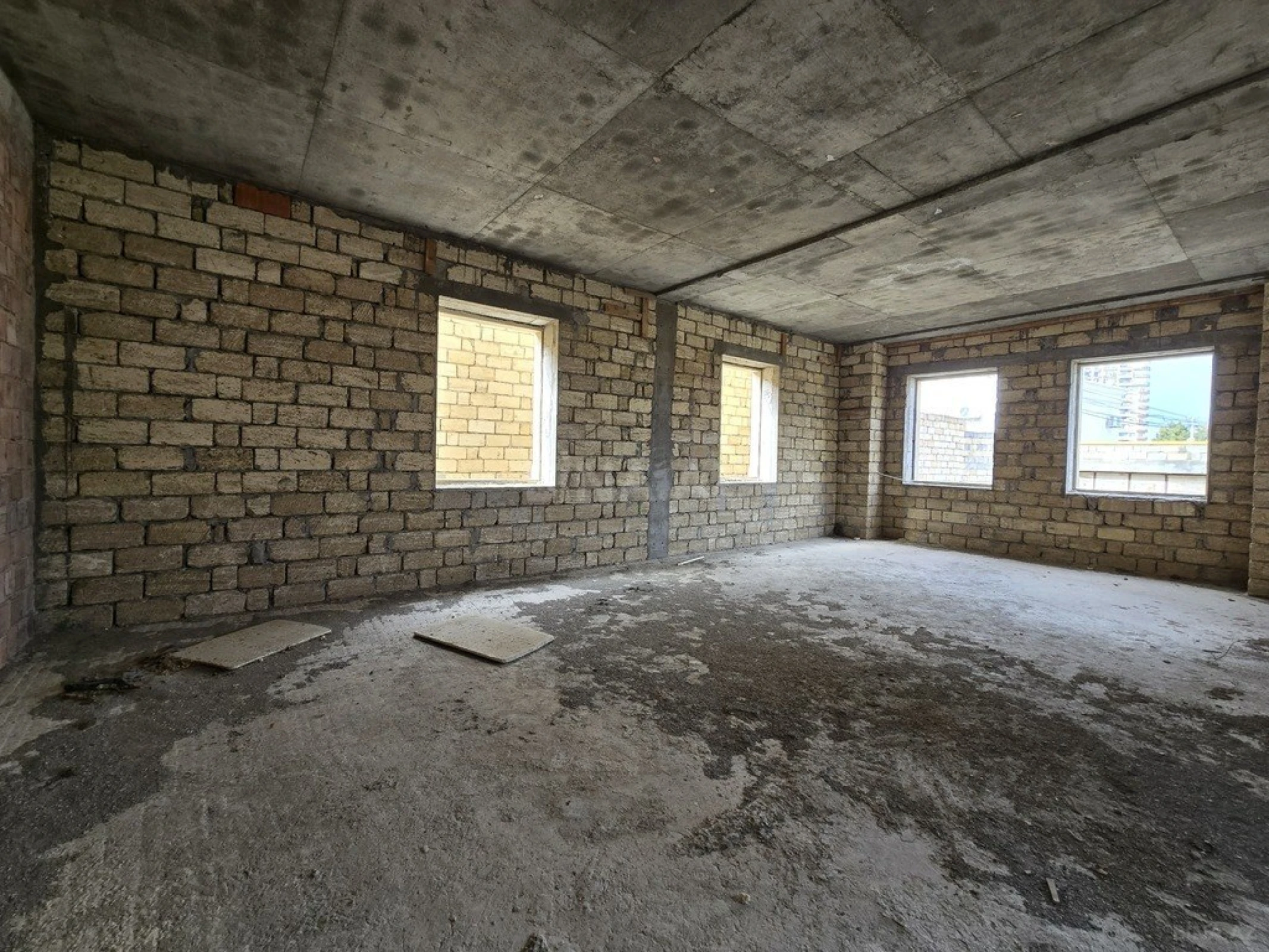 Satılır 7 otaqlı həyət evi 710 m²