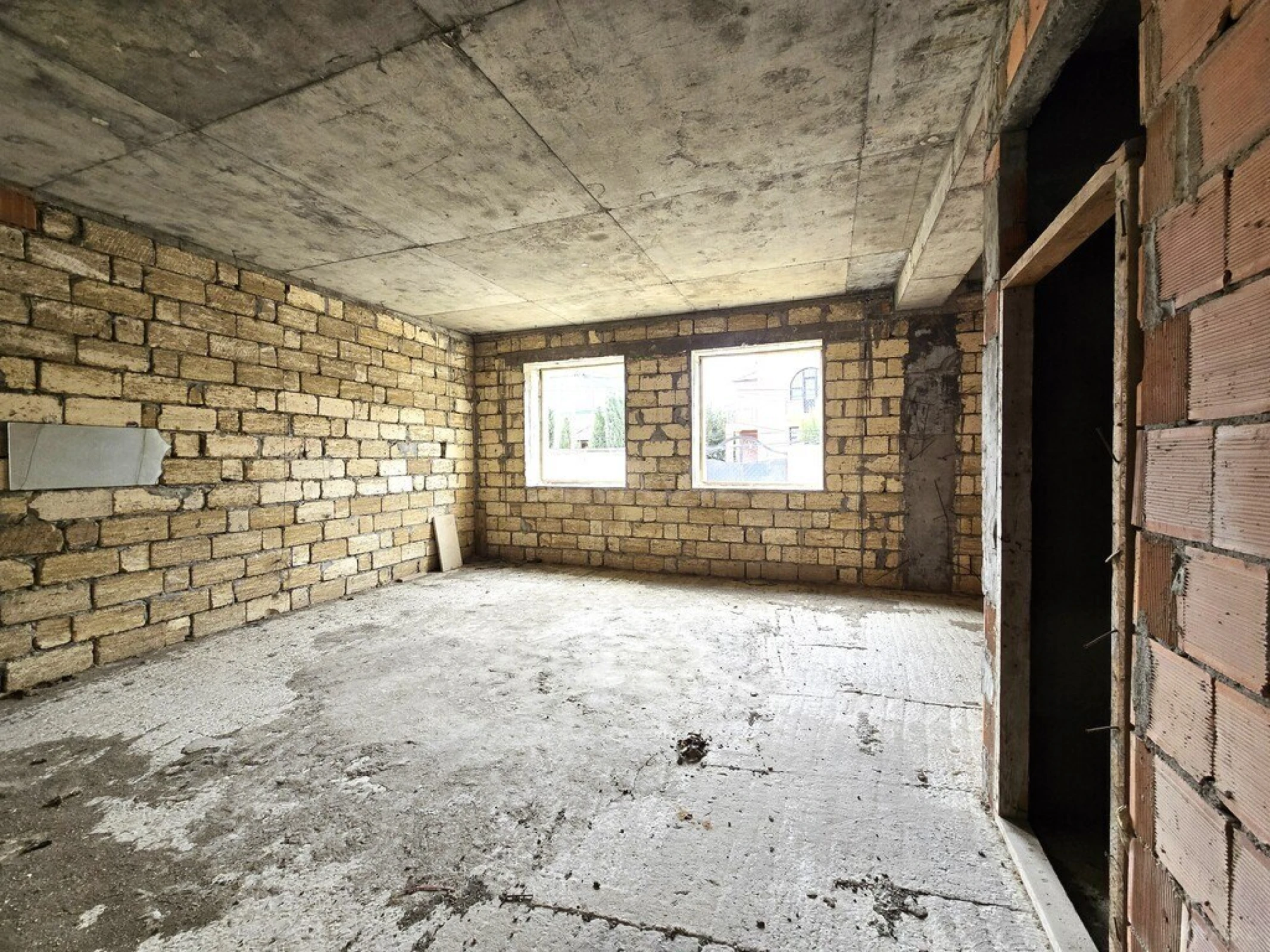 Satılır 7 otaqlı həyət evi 710 m²