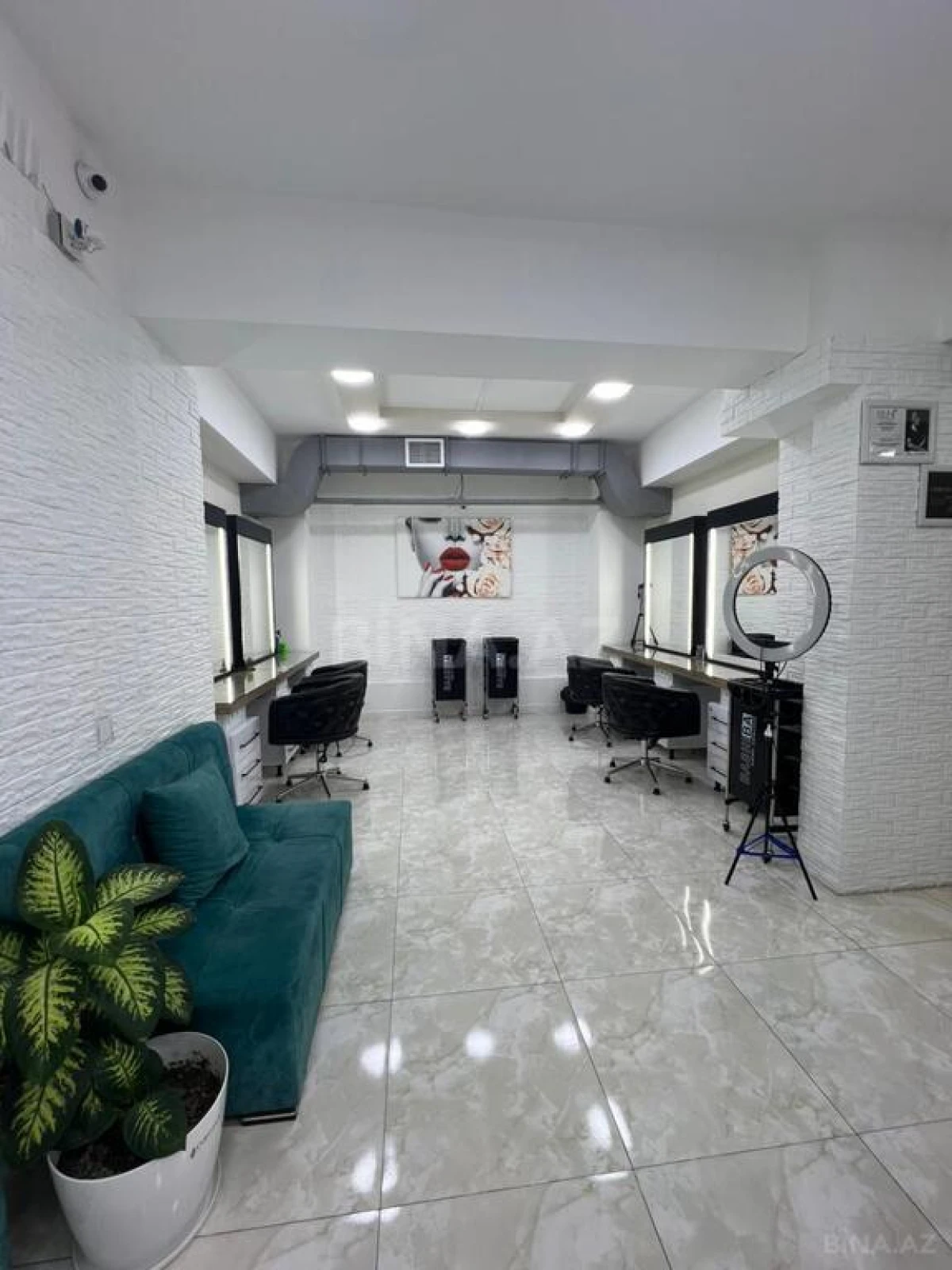 Satılır obyekt 280 m²