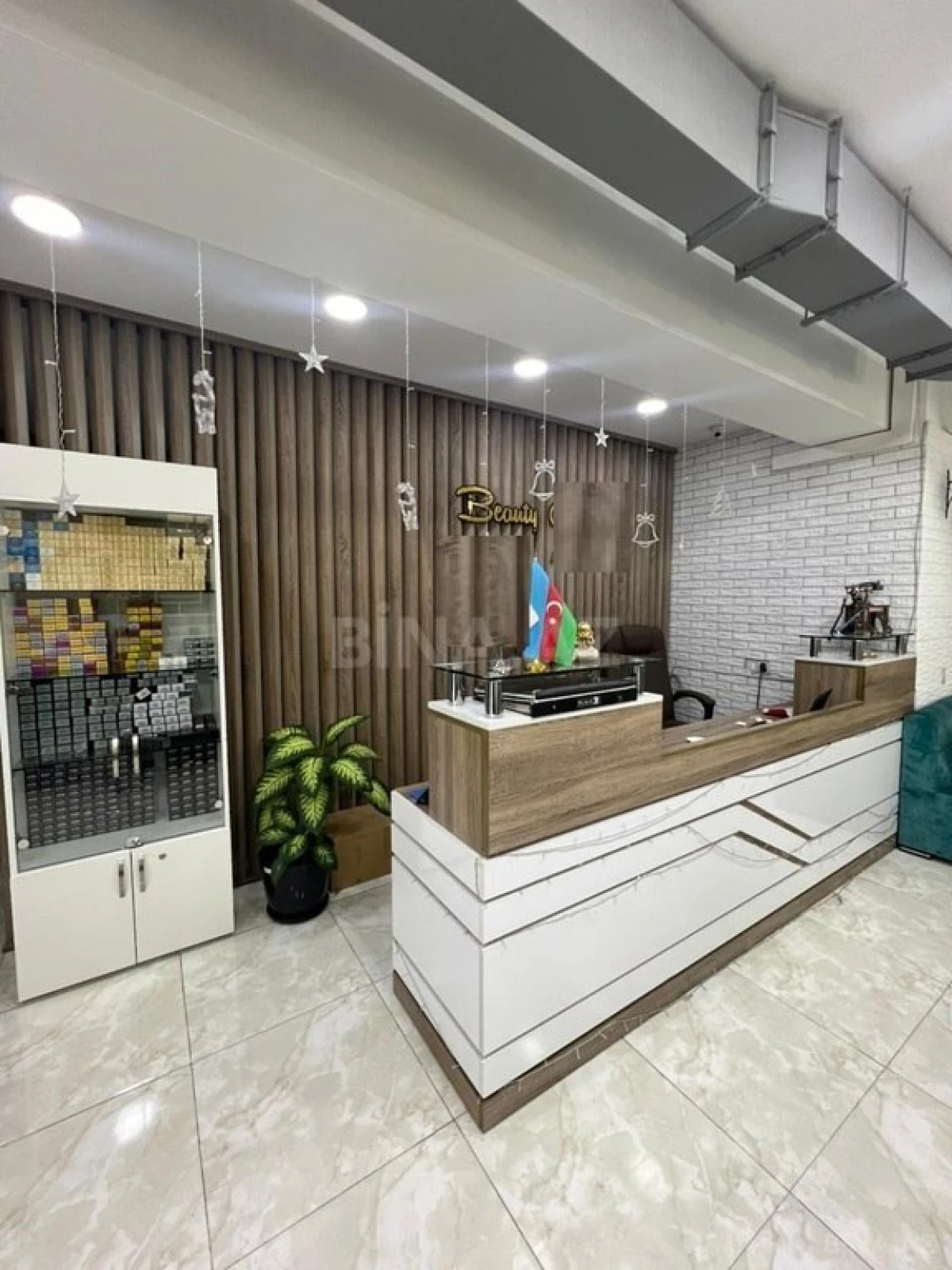 Satılır obyekt 280 m²