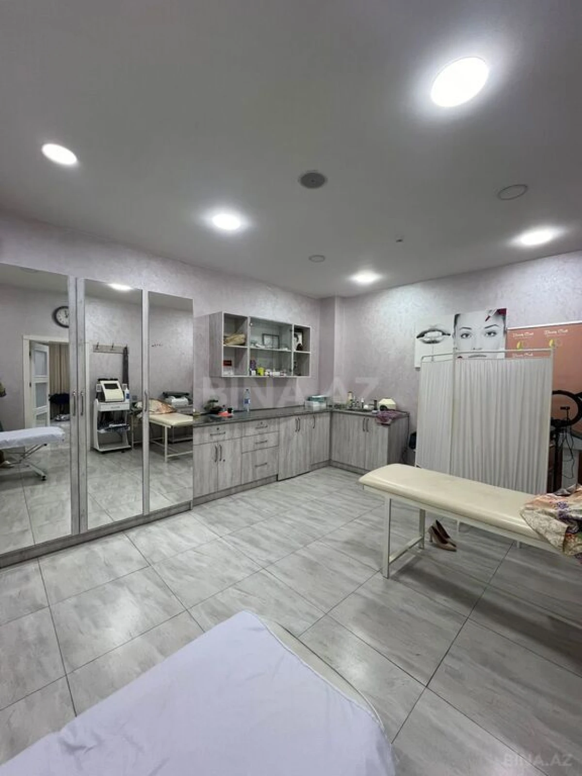 Satılır obyekt 280 m²