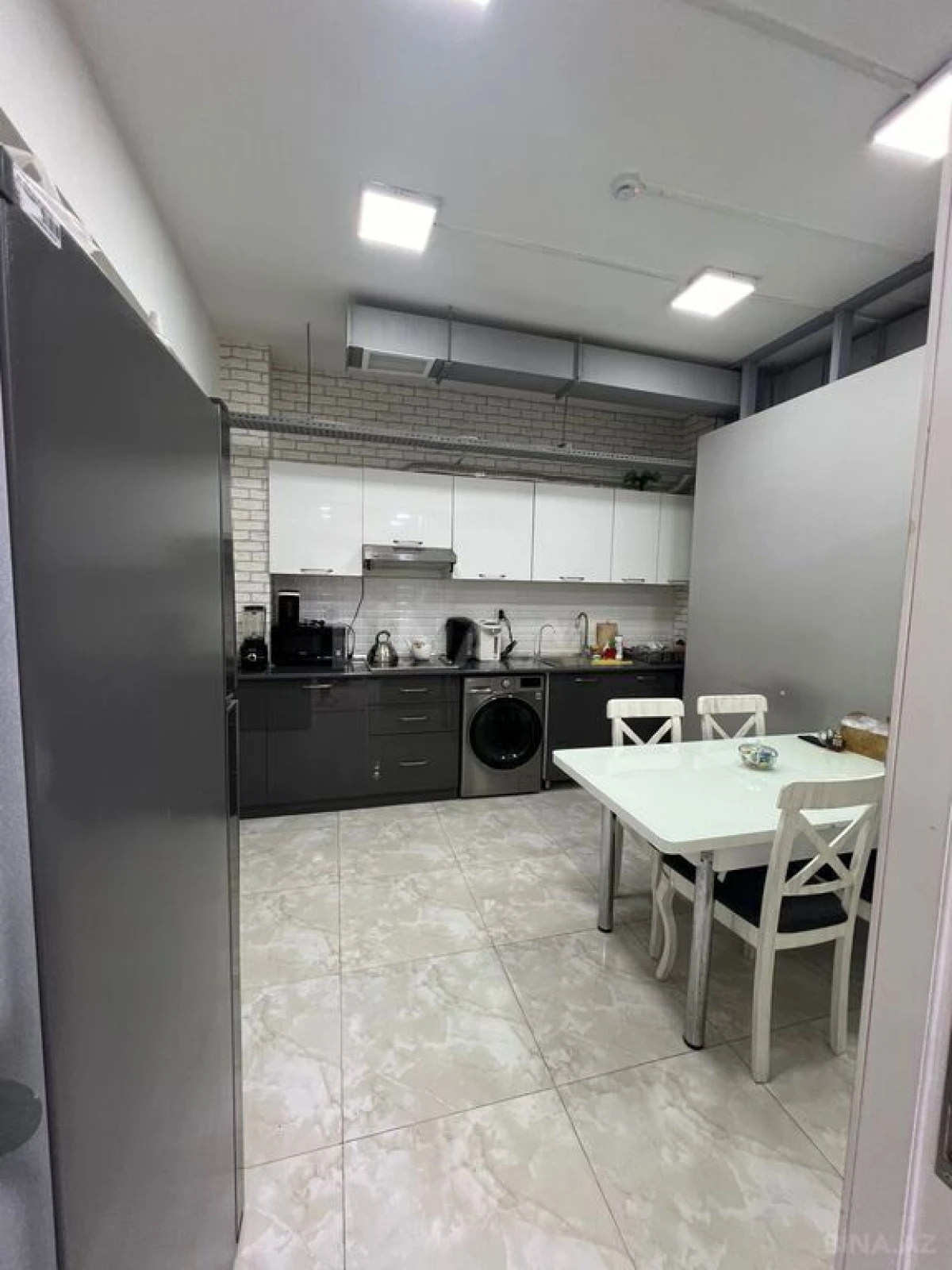 Satılır obyekt 280 m²