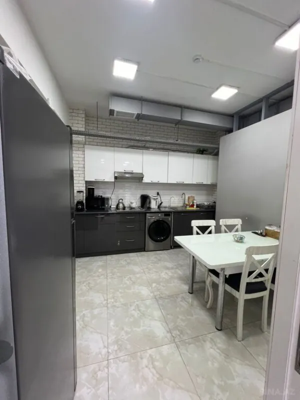 Satılır obyekt 280 m²