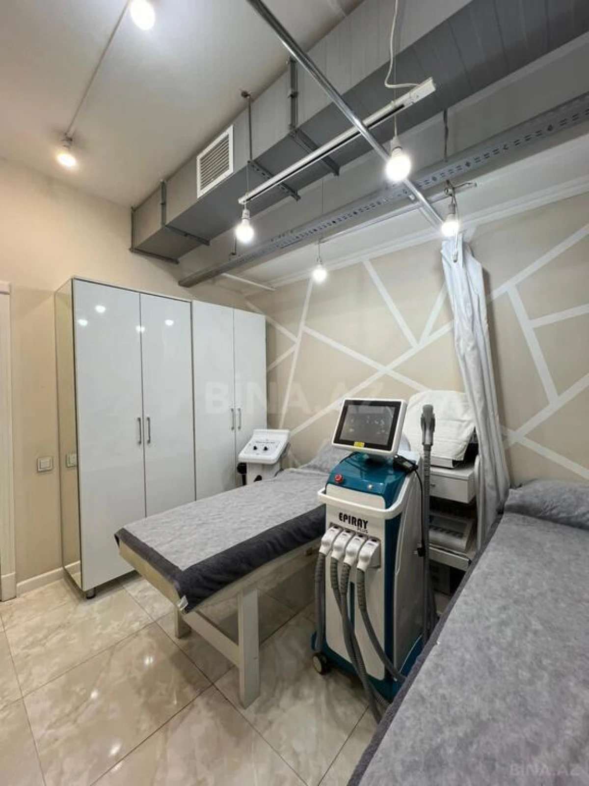 Satılır obyekt 280 m²