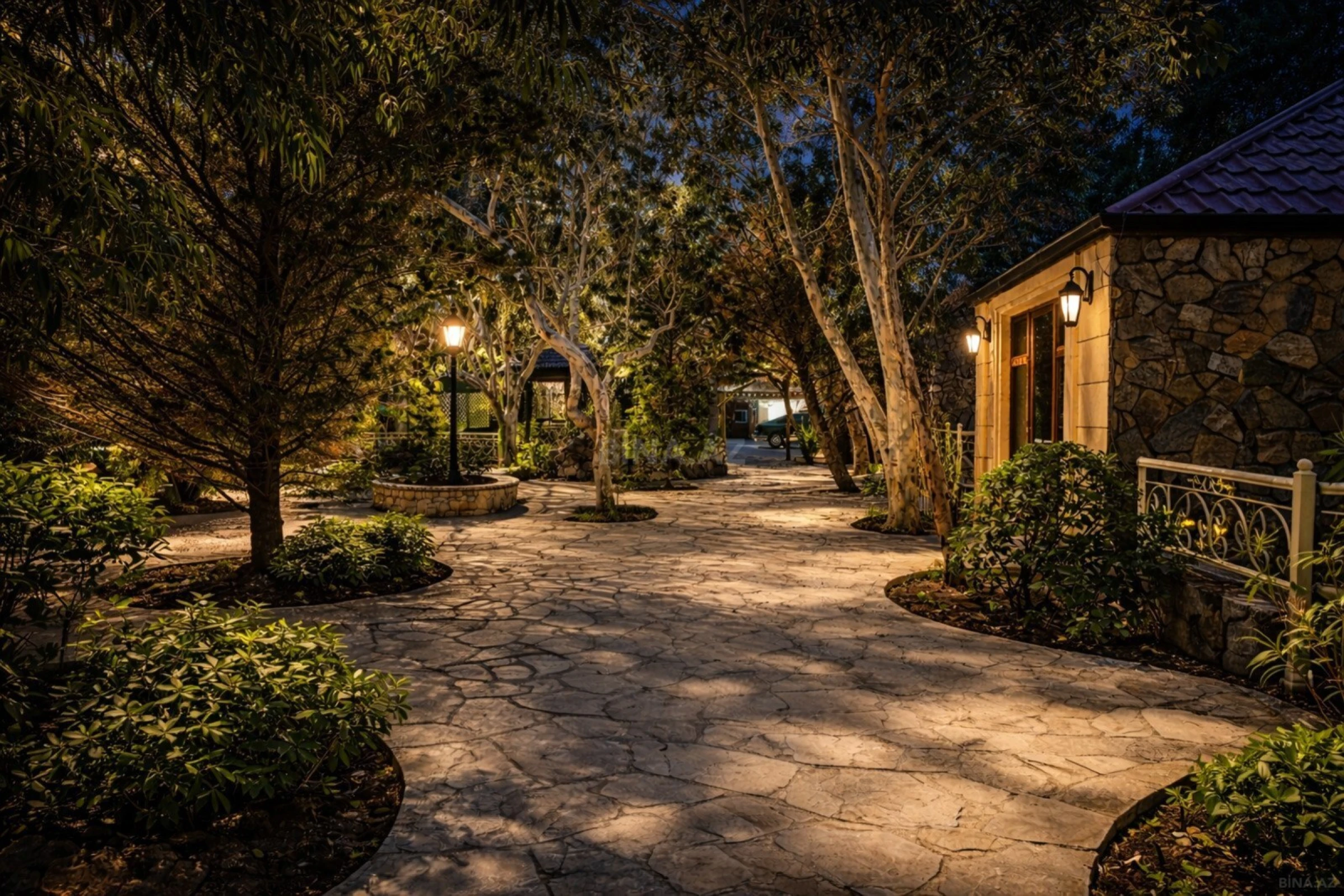 Satılır obyekt 1000 m²