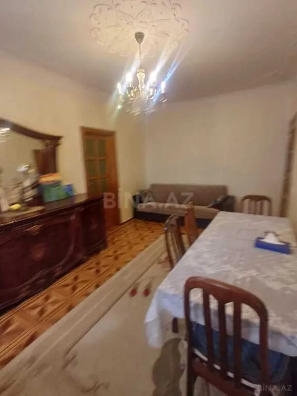 Satılır 5 otaqlı mənzil 120 m²