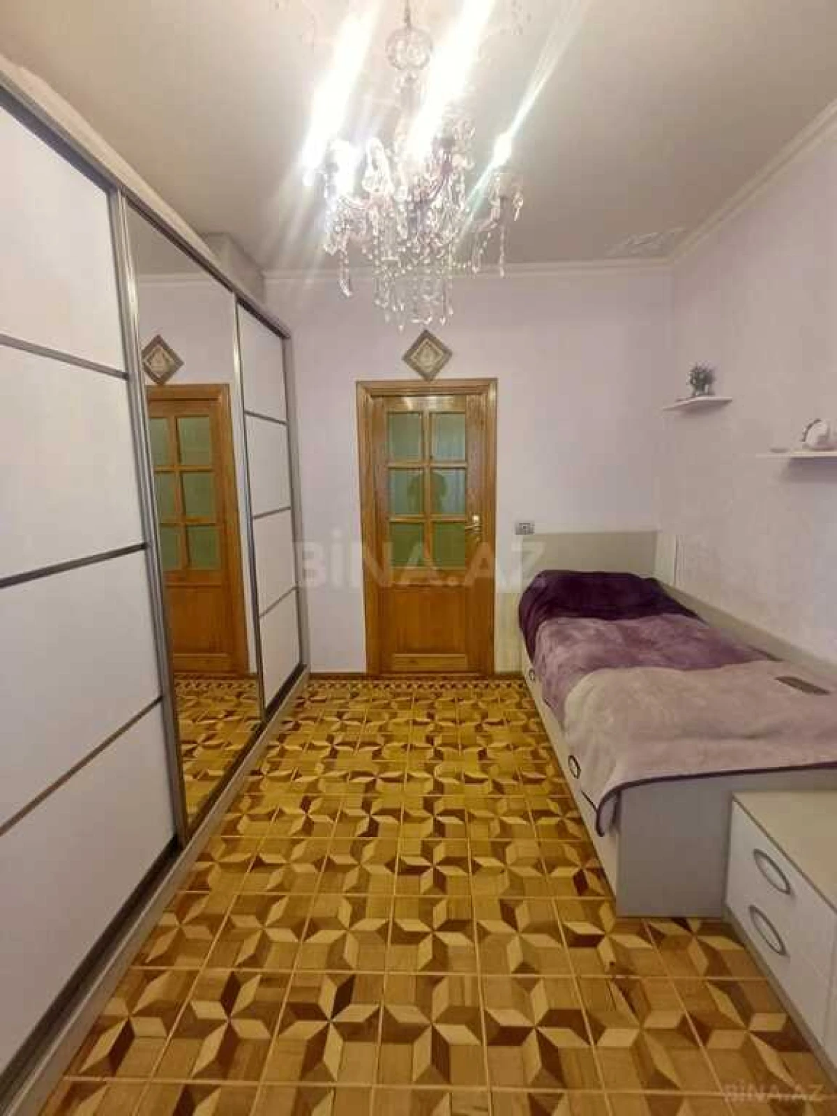 Satılır 5 otaqlı mənzil 120 m²