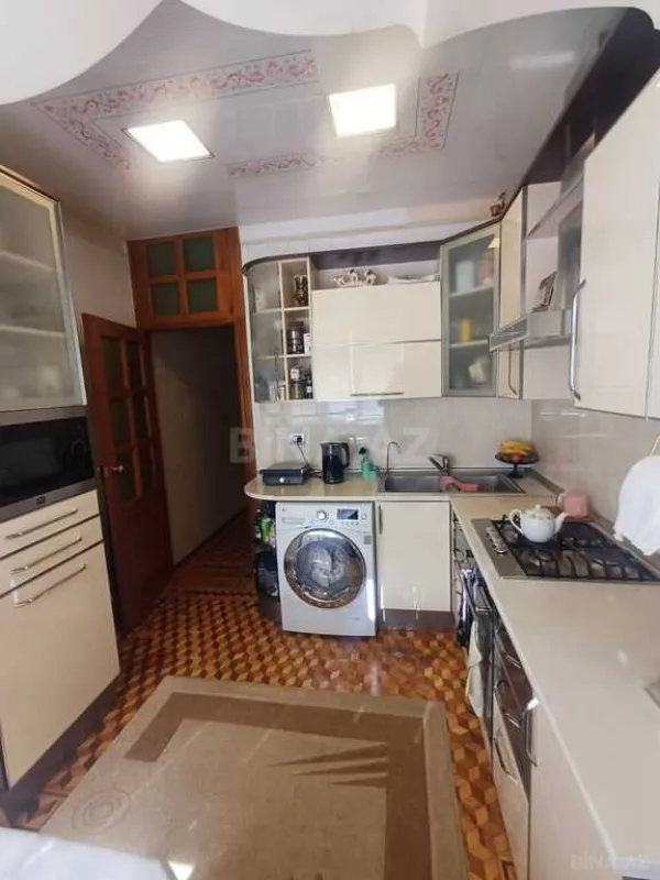 Satılır 5 otaqlı mənzil 120 m²
