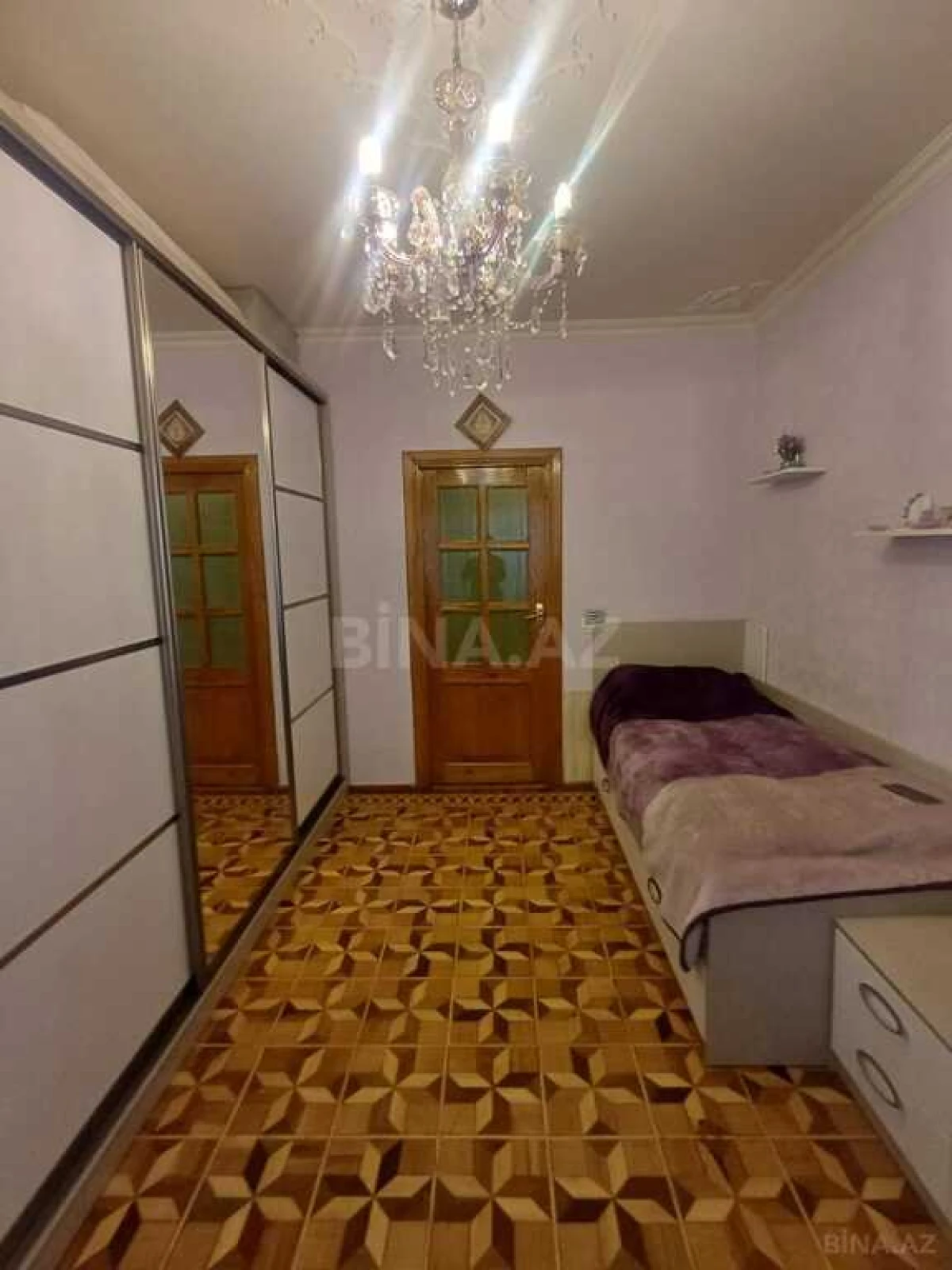 Satılır 5 otaqlı mənzil 120 m²