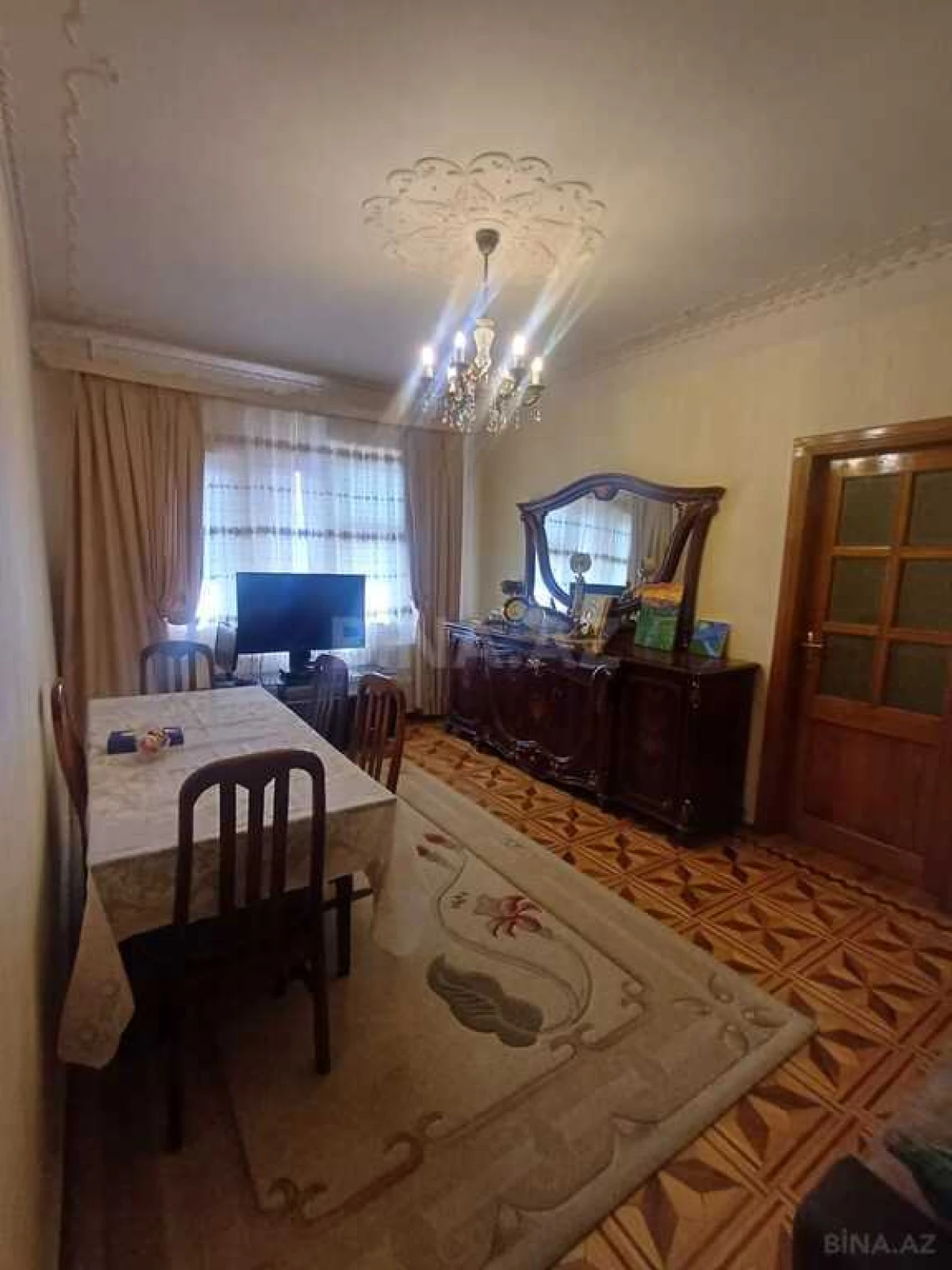 Satılır 5 otaqlı mənzil 120 m²