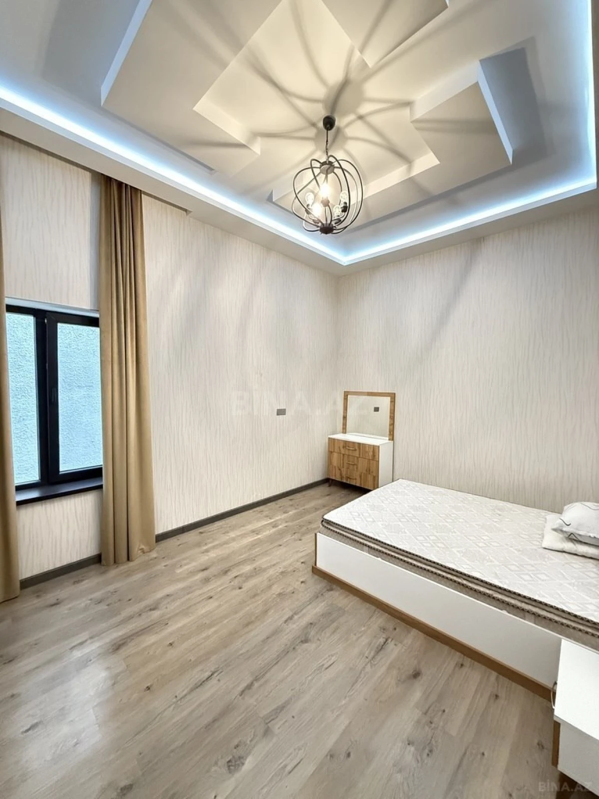 Satılır 4 otaqlı həyət evi 160 m²