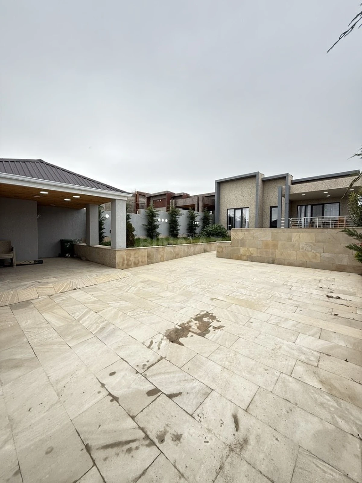 Satılır 4 otaqlı həyət evi 160 m²