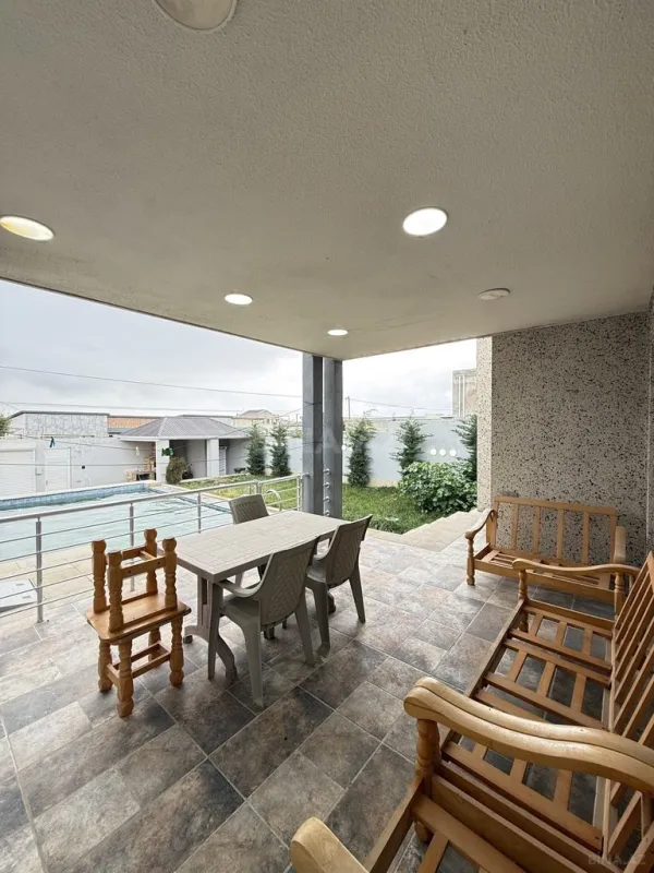 Satılır 4 otaqlı həyət evi 160 m²