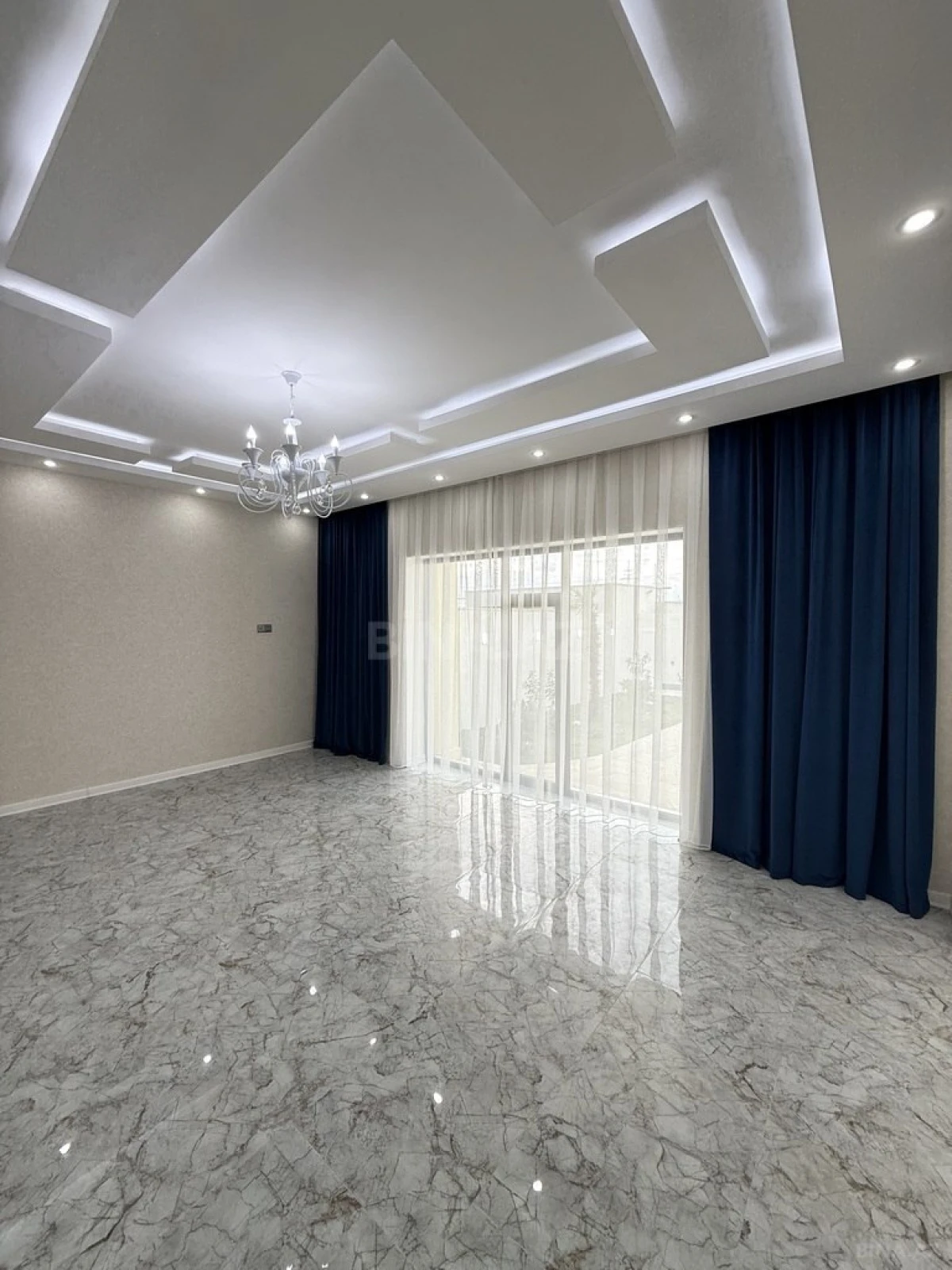 Satılır 4 otaqlı həyət evi 140 m²