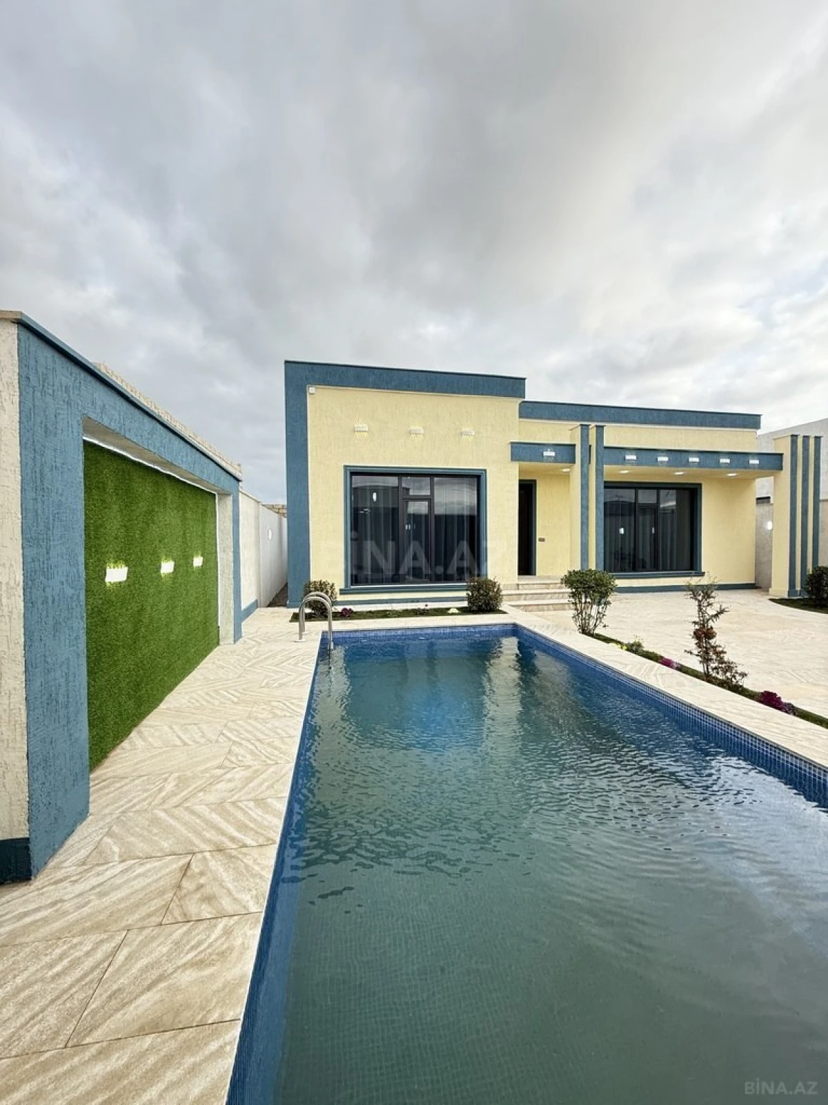 Satılır 4 otaqlı həyət evi 140 m²