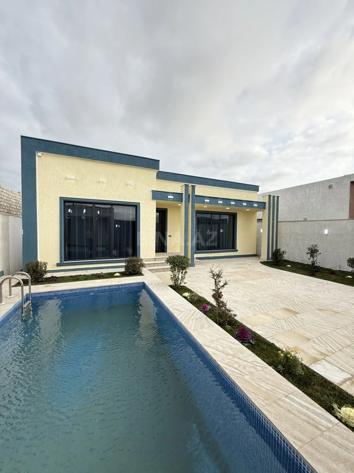 Satılır 4 otaqlı həyət evi 140 m²