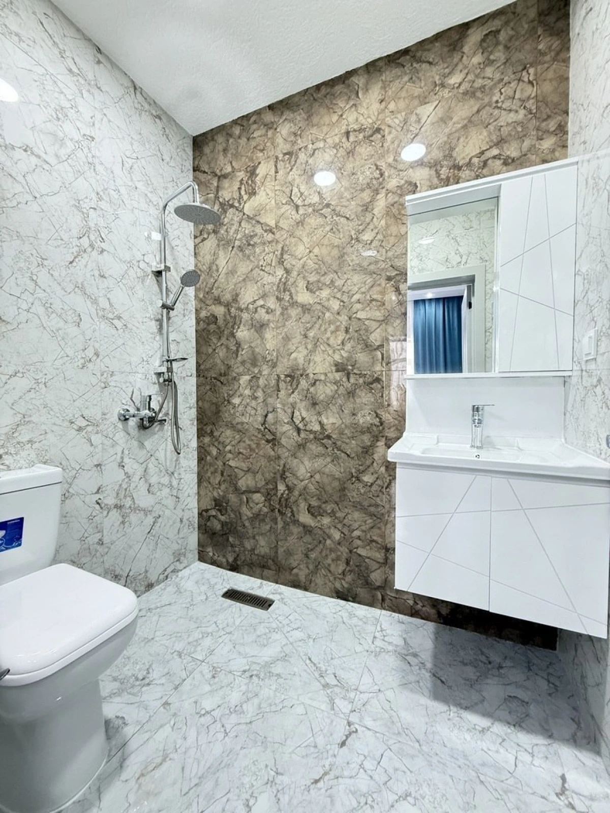 Satılır 4 otaqlı həyət evi 140 m²