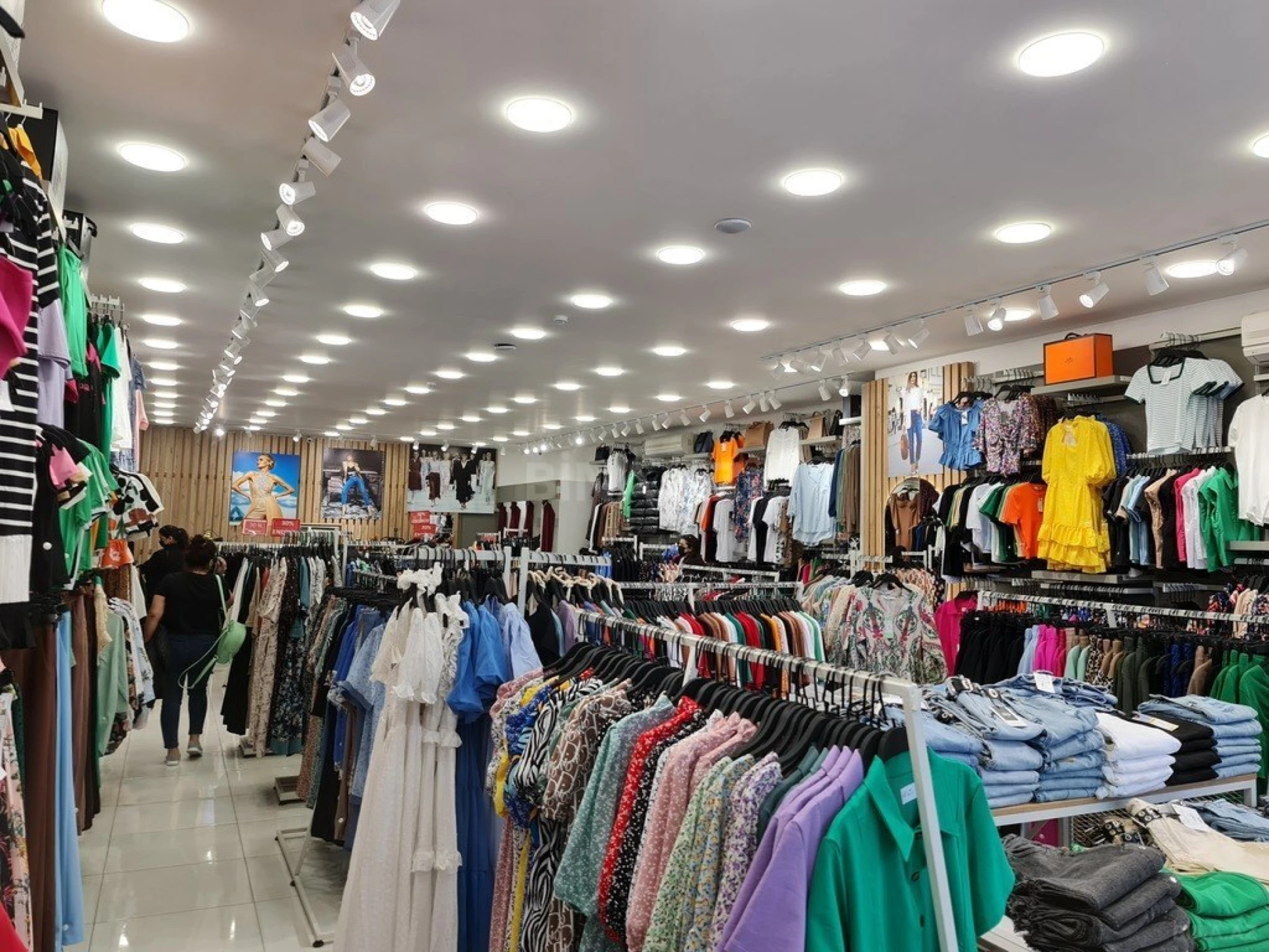 Satılır obyekt 360 m²