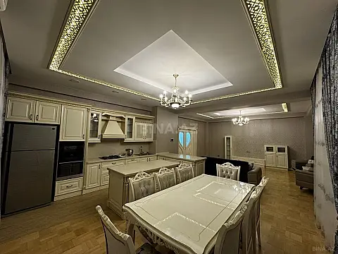 Satılır 3 otaqlı mənzil 203 m²