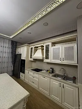 Satılır 3 otaqlı mənzil 203 m²