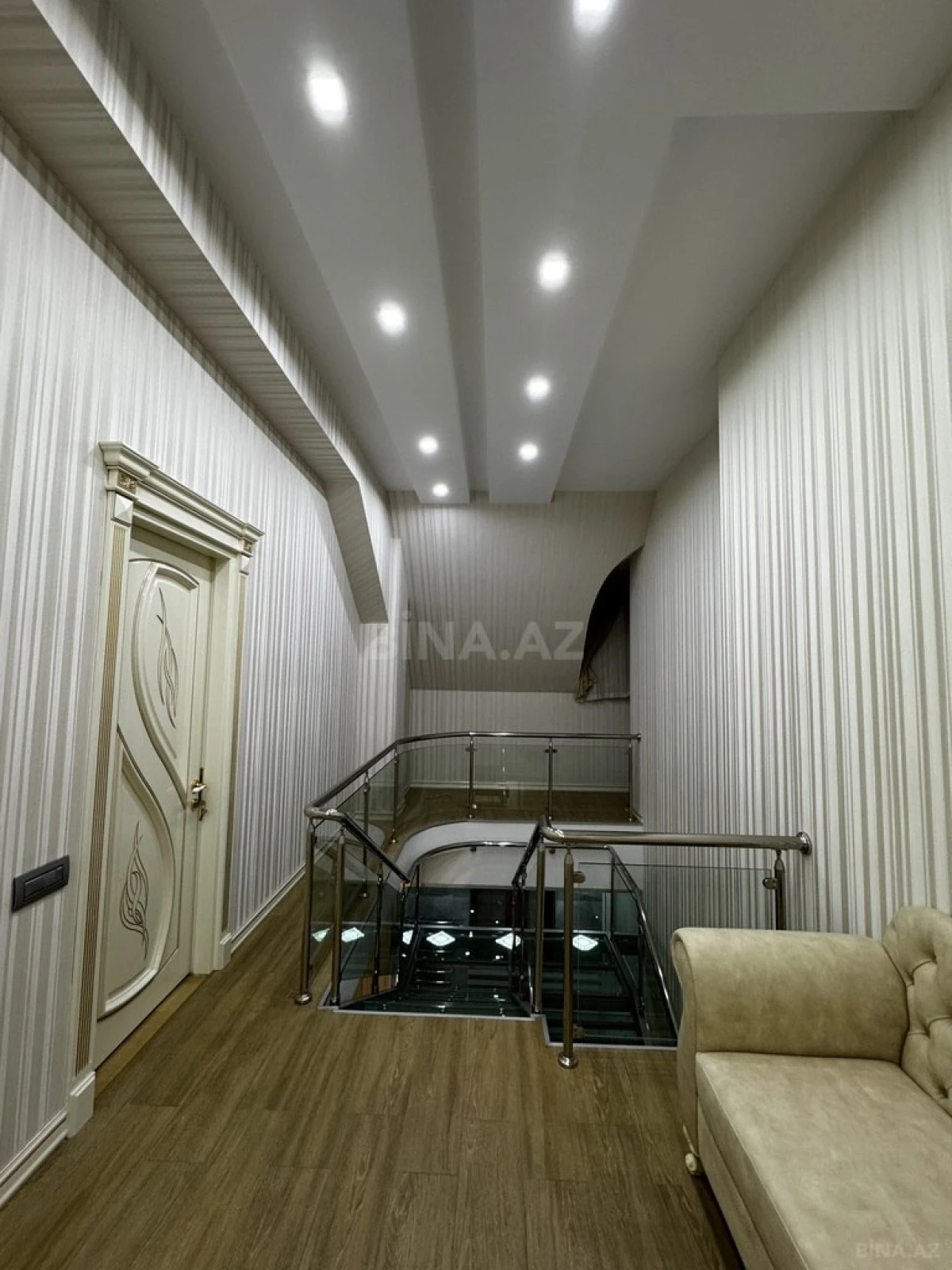 Satılır 3 otaqlı mənzil 203 m²