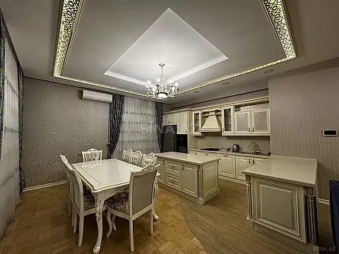 Satılır 3 otaqlı mənzil 203 m²