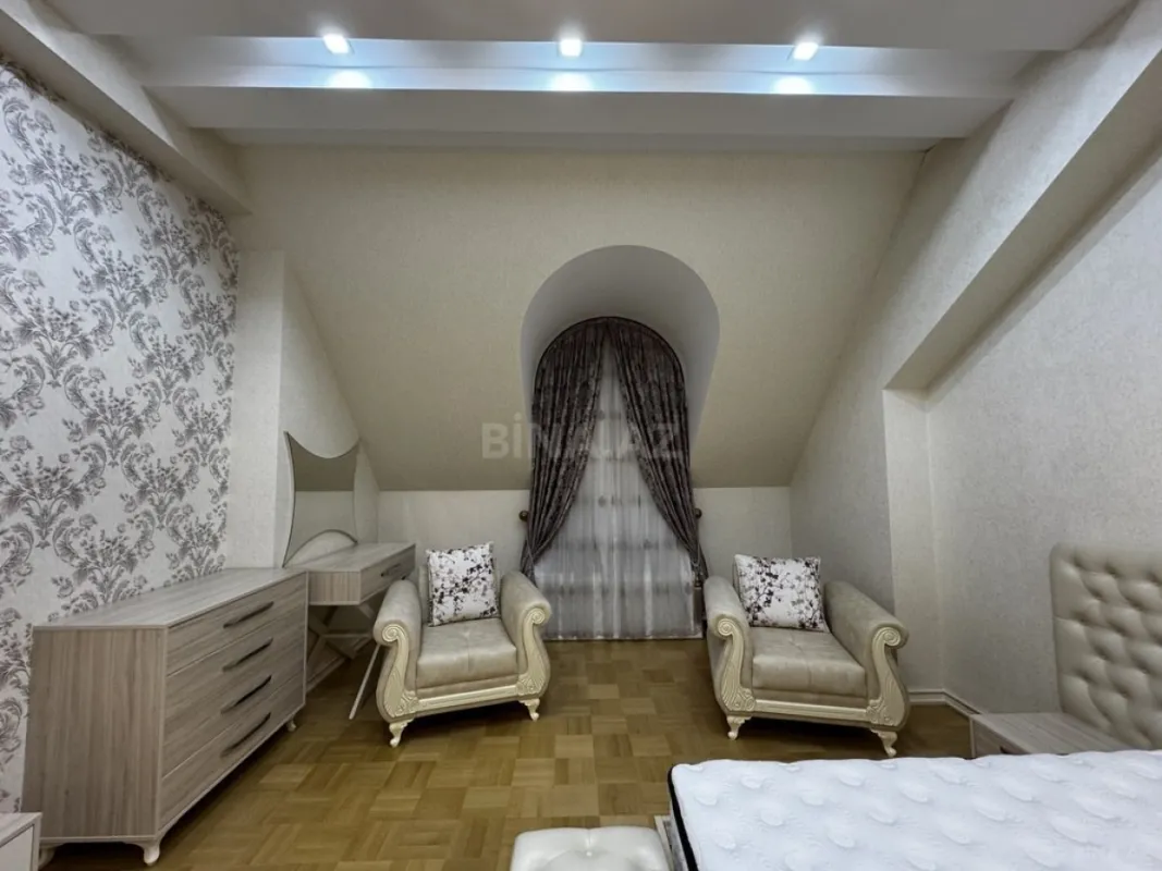 Satılır 3 otaqlı mənzil 203 m²