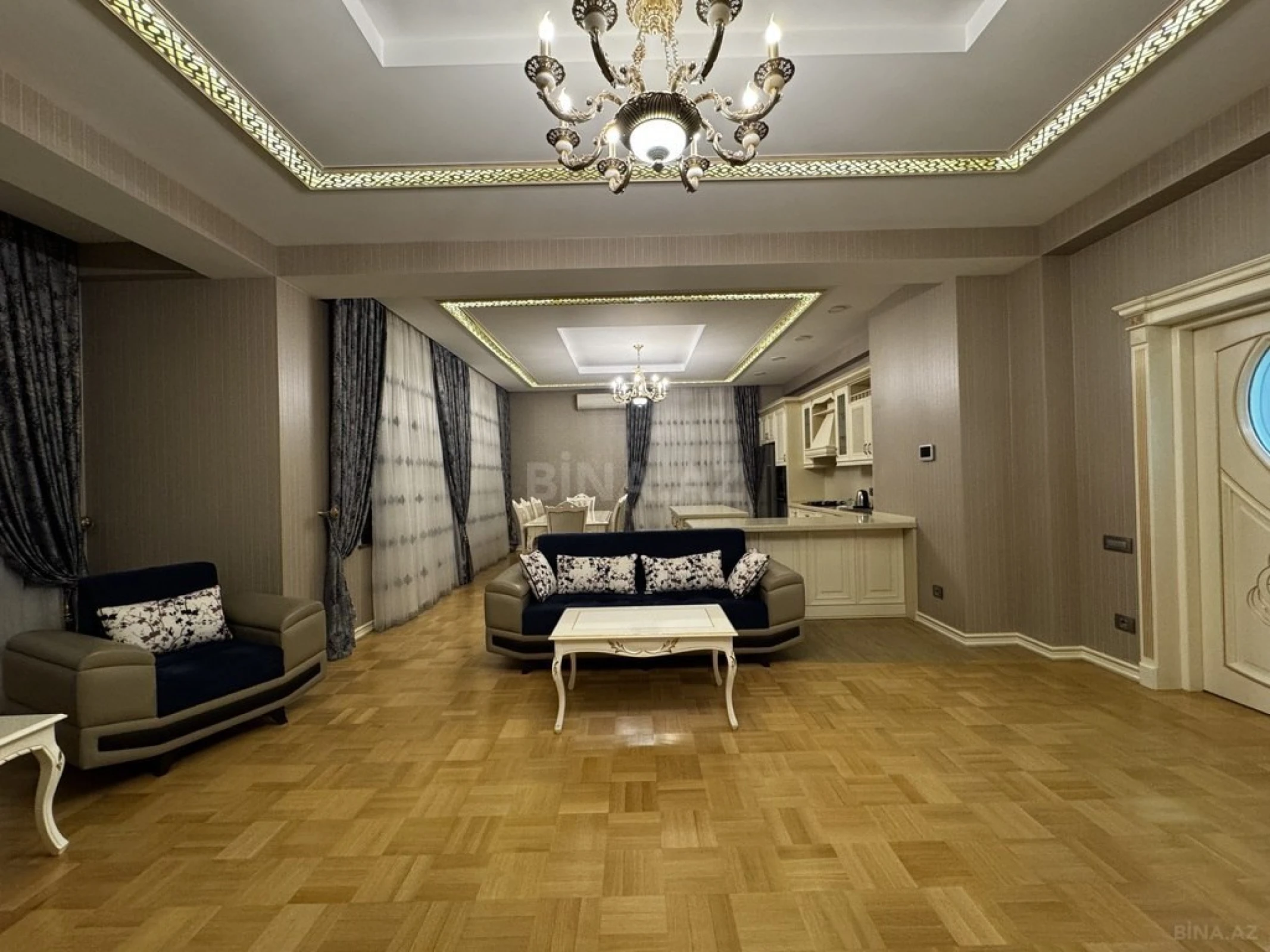 Satılır 3 otaqlı mənzil 203 m²