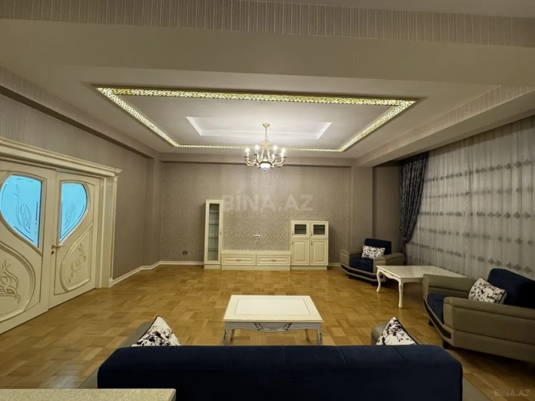 Satılır 3 otaqlı mənzil 203 m²