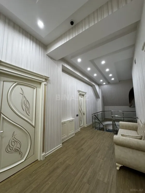 Satılır 3 otaqlı mənzil 203 m²