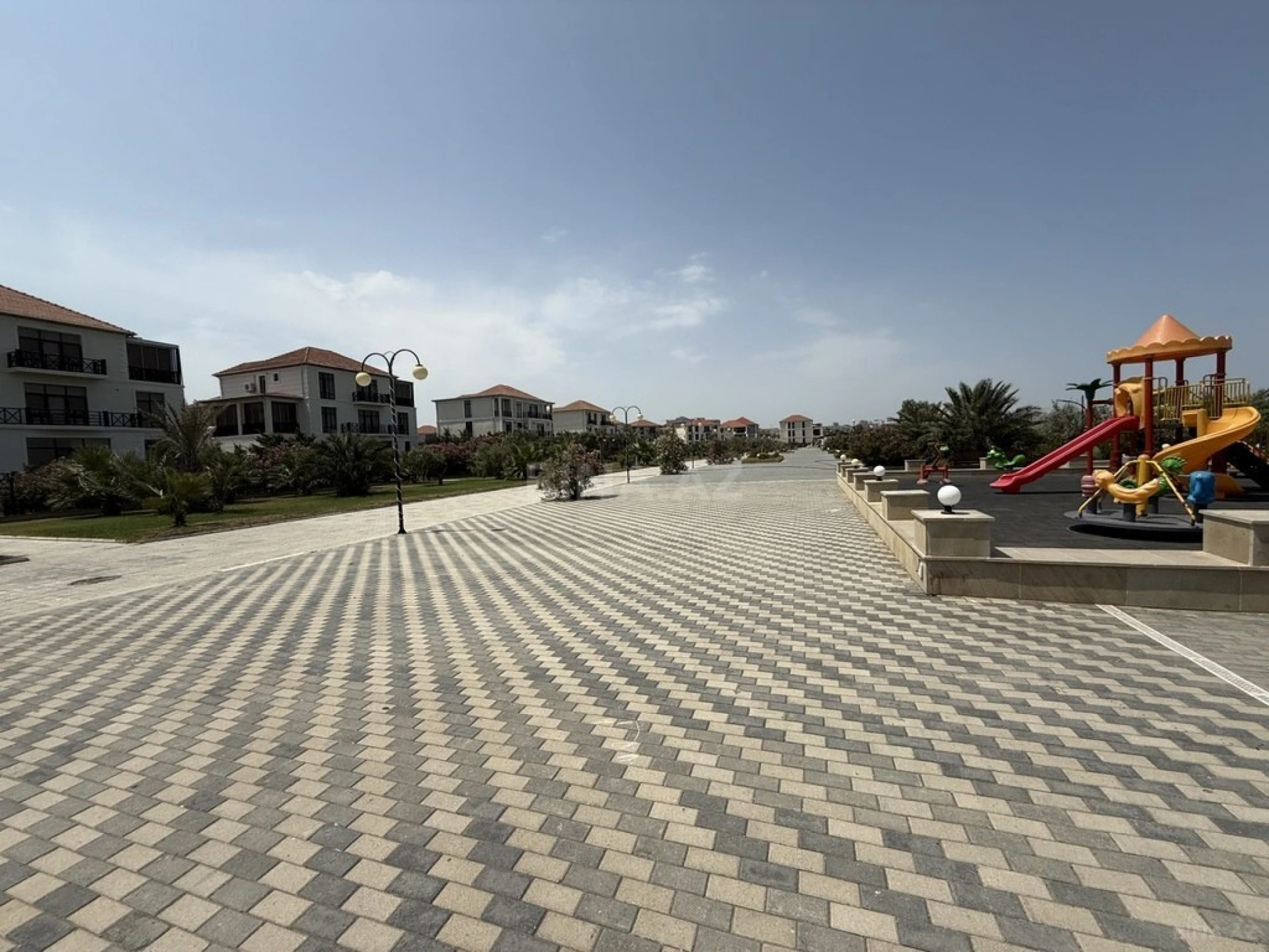 Satılır 3 otaqlı mənzil 116 m²