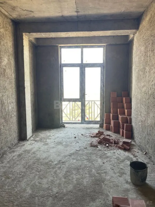 Satılır 3 otaqlı mənzil 116 m²