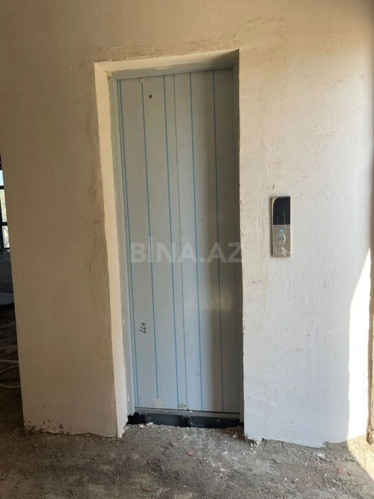 Satılır 3 otaqlı mənzil 116 m²