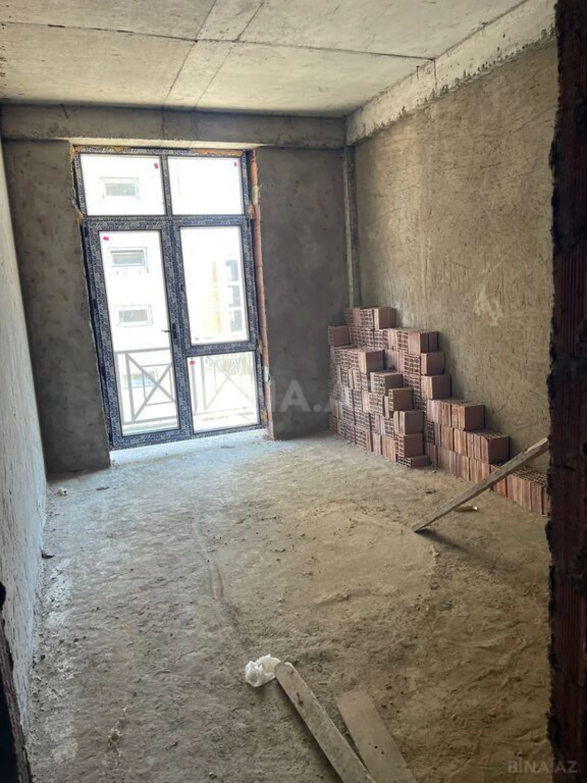 Satılır 3 otaqlı mənzil 116 m²