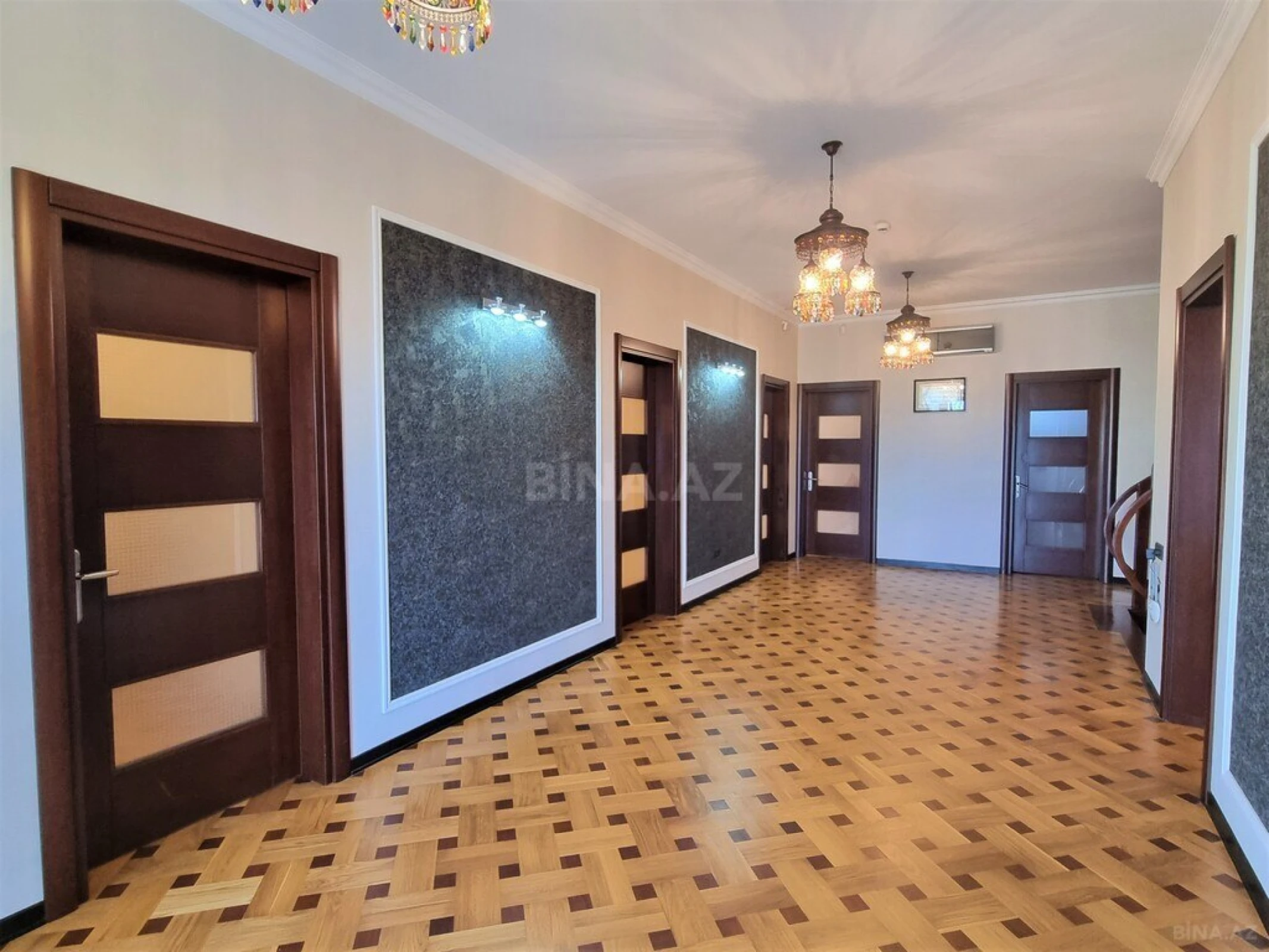 Kirayə verilir 8 otaqlı həyət evi 700 m²
