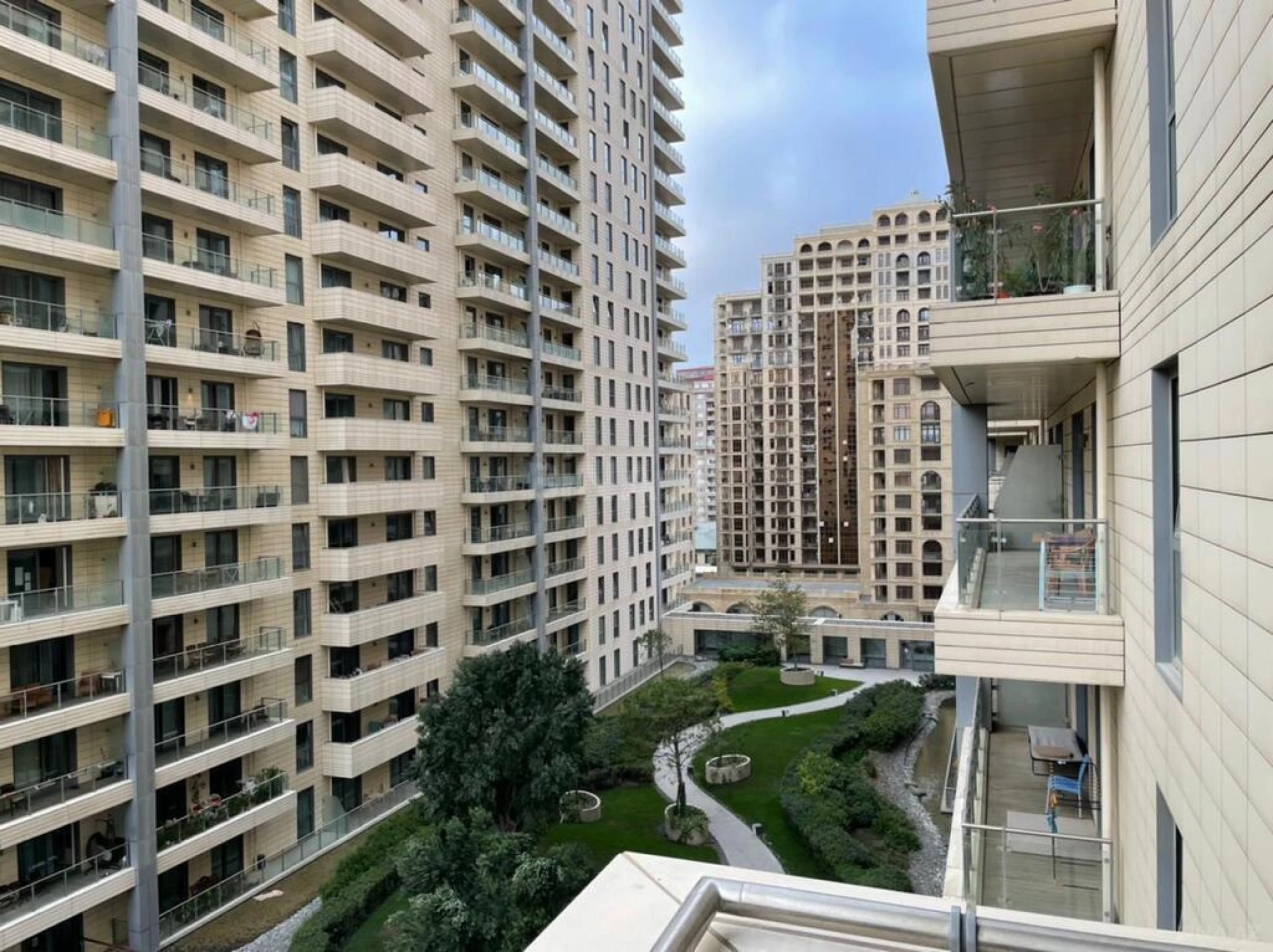 Kirayə verilir 3 otaqlı mənzil 115 m²