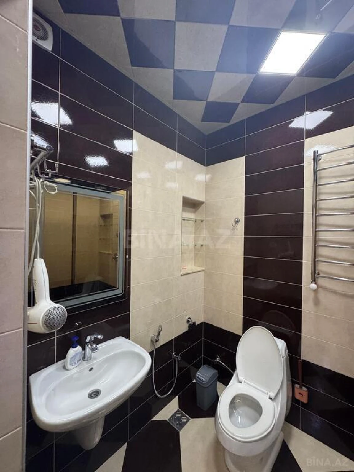 Kirayə verilir 2 otaqlı mənzil 90 m²