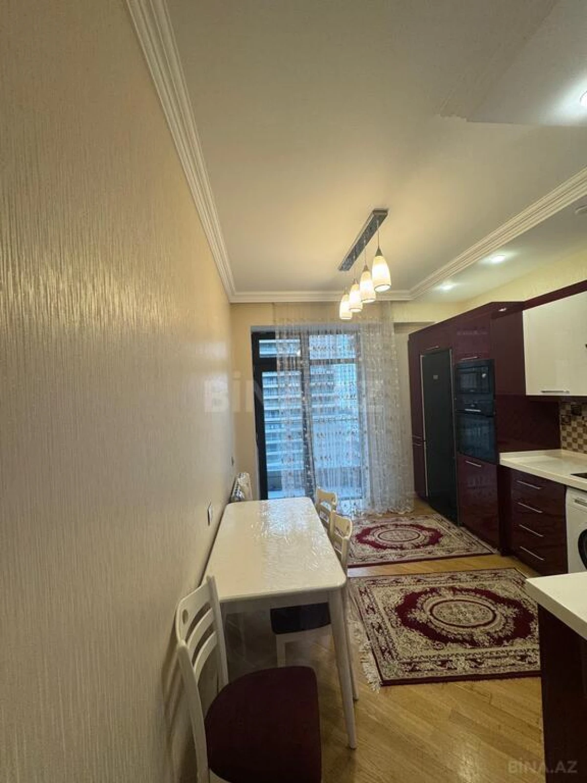 Kirayə verilir 2 otaqlı mənzil 90 m²