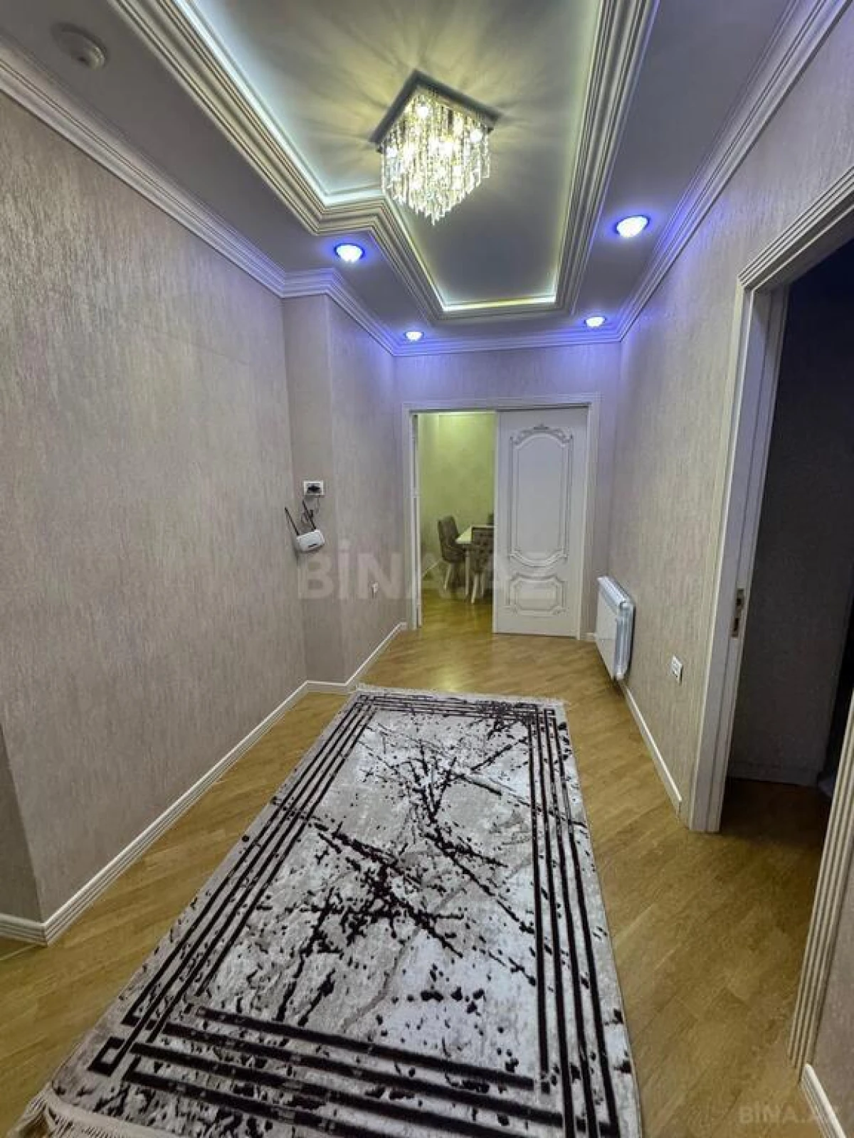 Kirayə verilir 2 otaqlı mənzil 90 m²