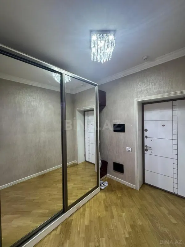 Kirayə verilir 2 otaqlı mənzil 90 m²