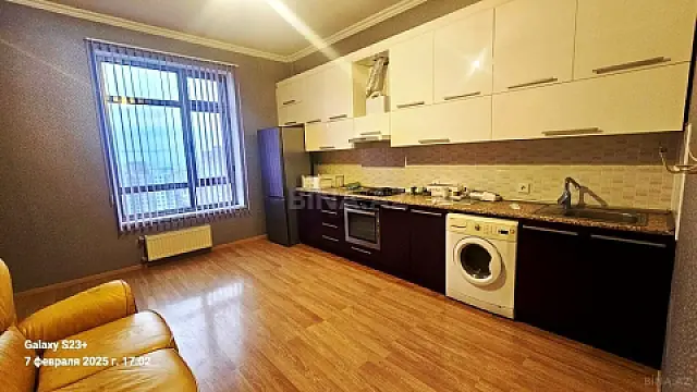Satılır 4 otaqlı mənzil 150 m²